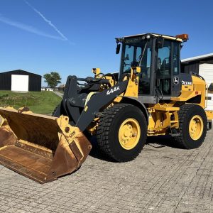 2010 Deere 444K