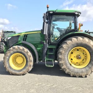 2015 John Deere 7230R
