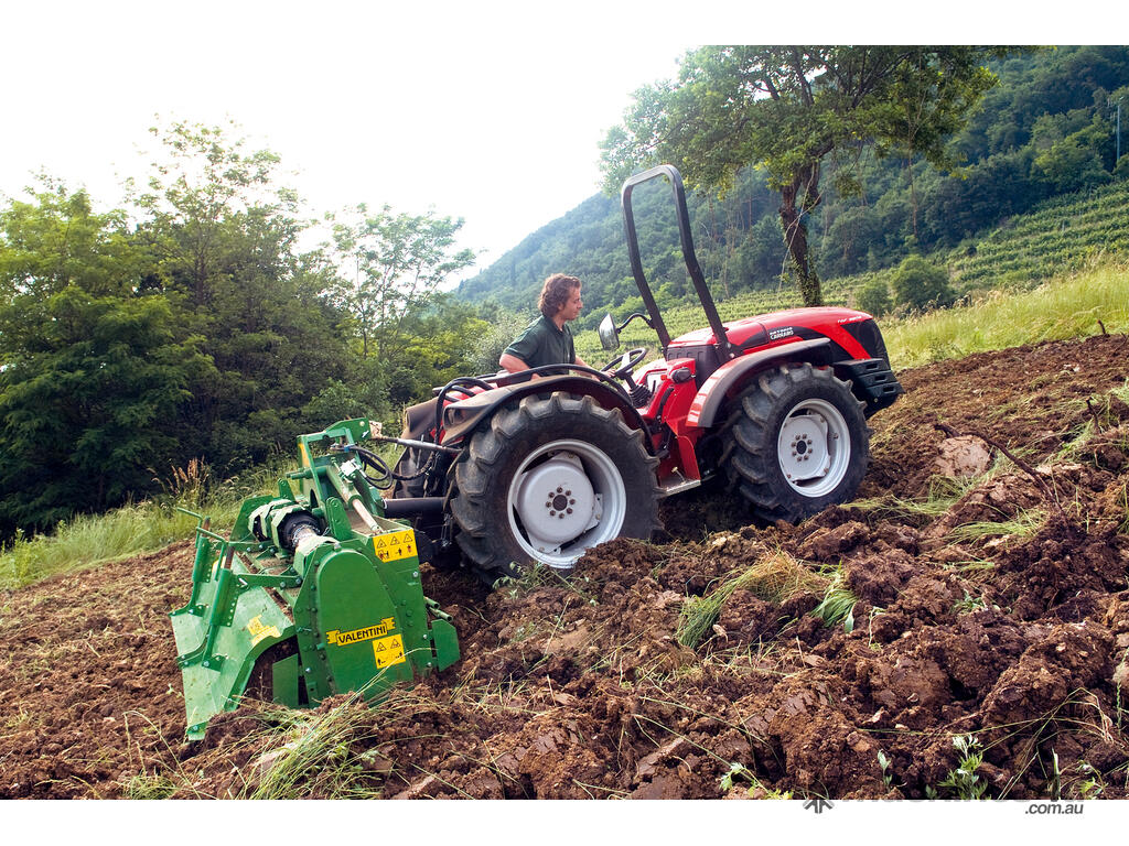 Antonio Carraro 4WD 89hp Tractor - Super Low, Large Rear Wheels! - Image 4