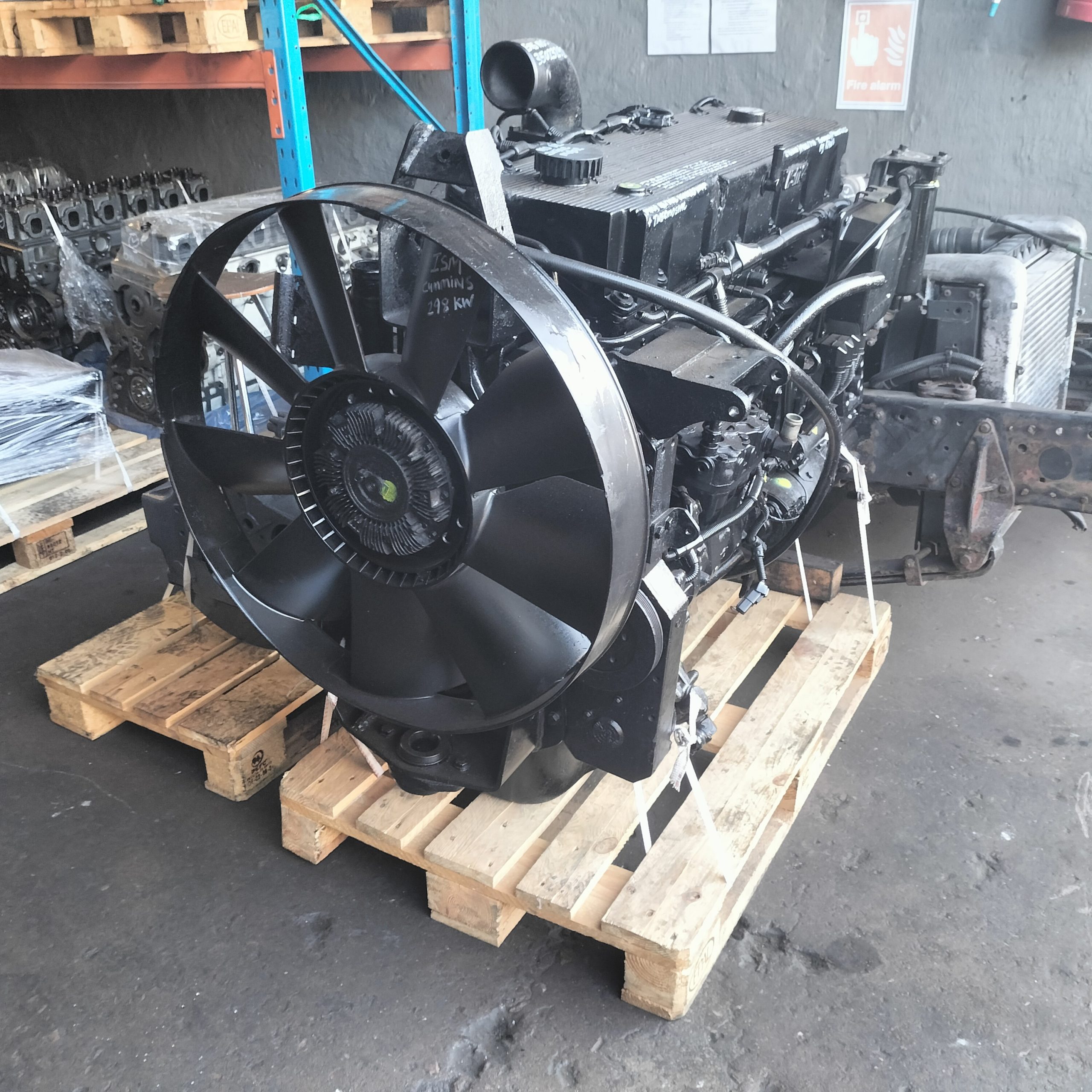 Cummins ISM Truck Engine - Image 2