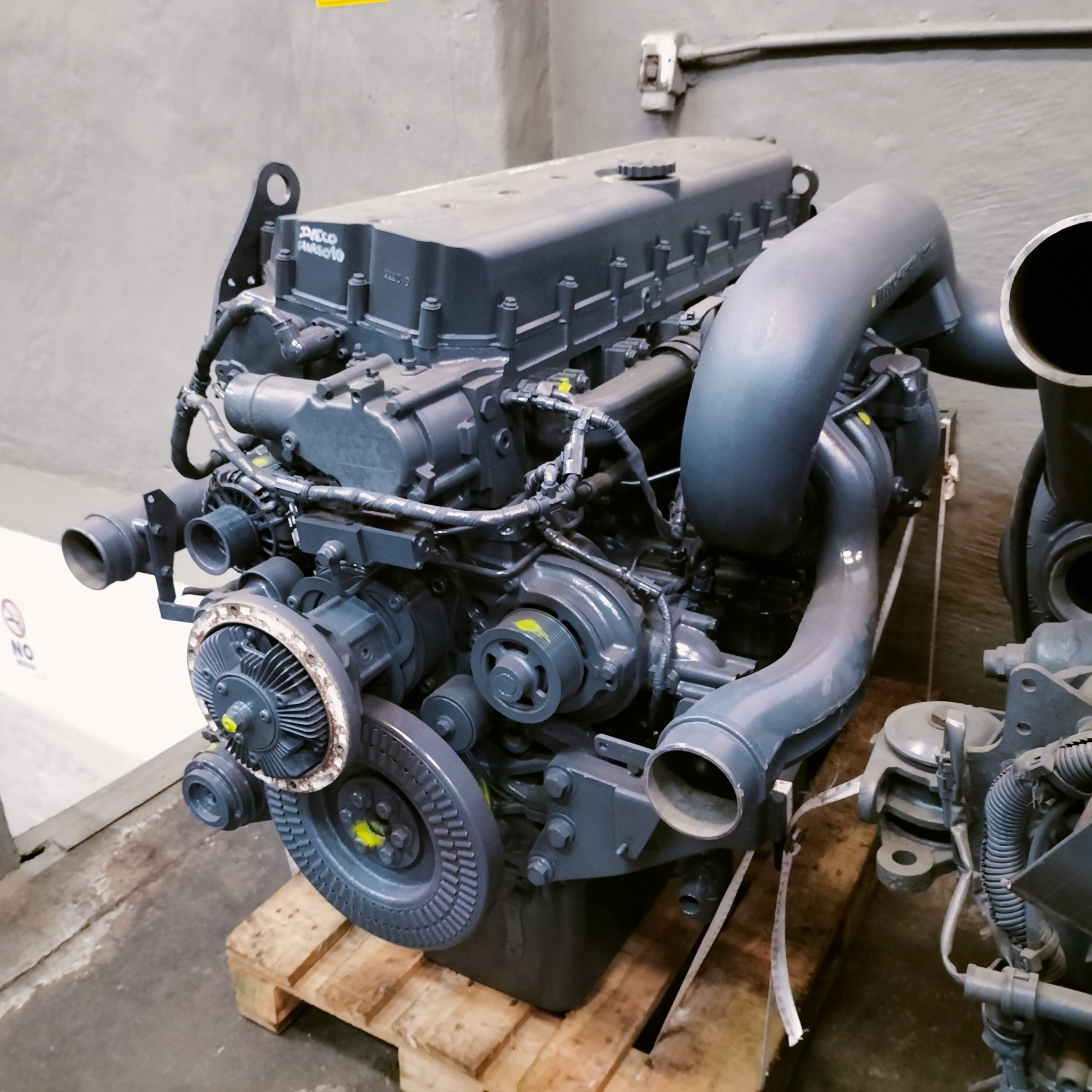 IVECO Cursor 10 Truck Engine - Image 2