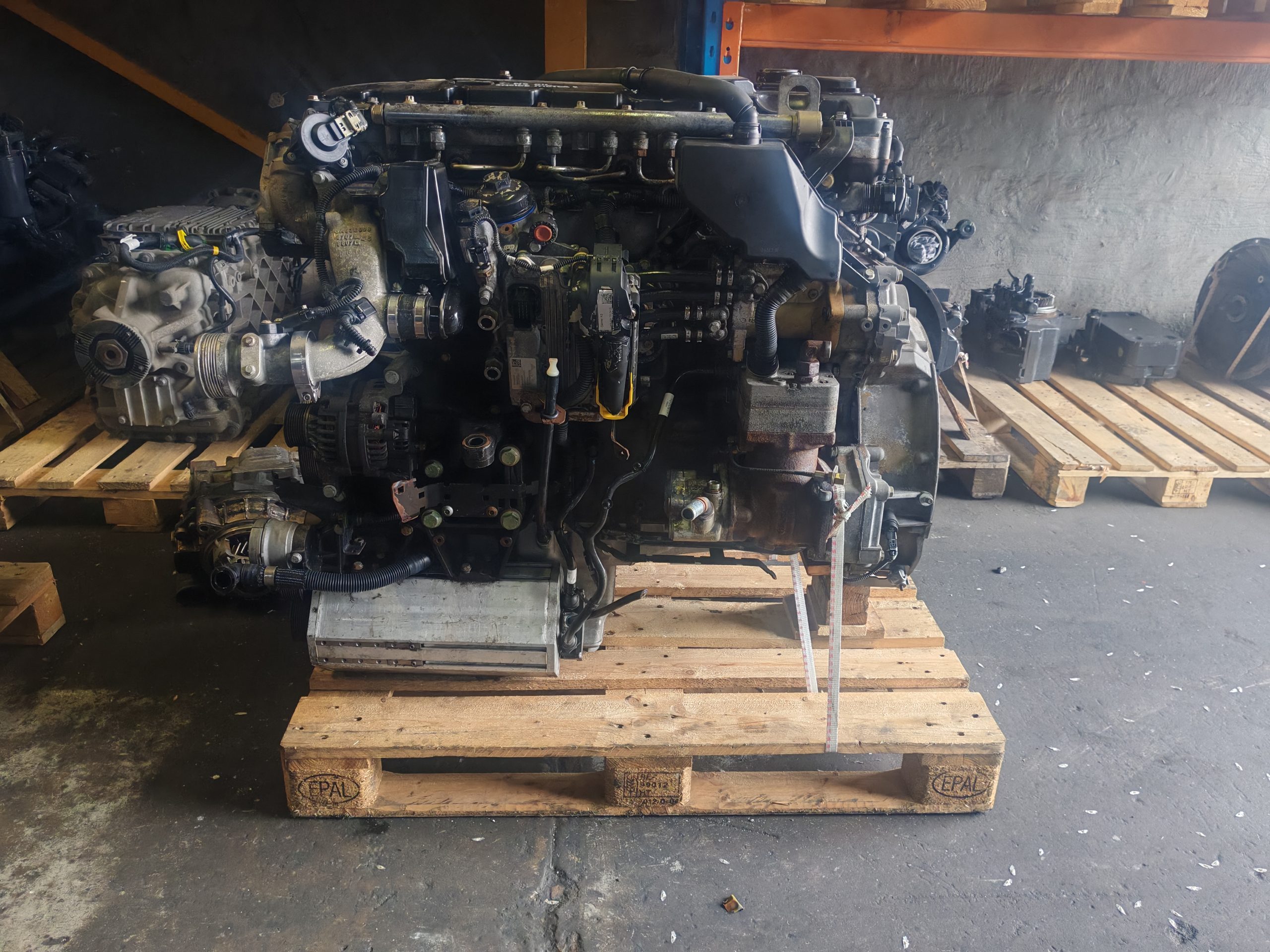 Mercedes OM926 LA Truck Engine - Image 3