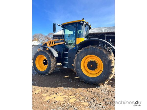 JCB FASTRAC 8330 FWA/4WD Tractor – Central Tractors