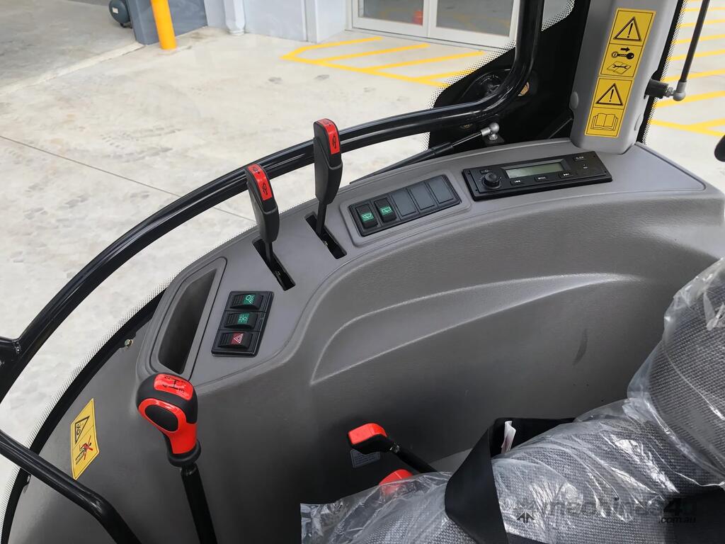 TANNERTRACK - LOVOL TB-2 60HP Cabin, Synchromesh Gearbox 4WD Tractor with 4in1 Loader - Image 3